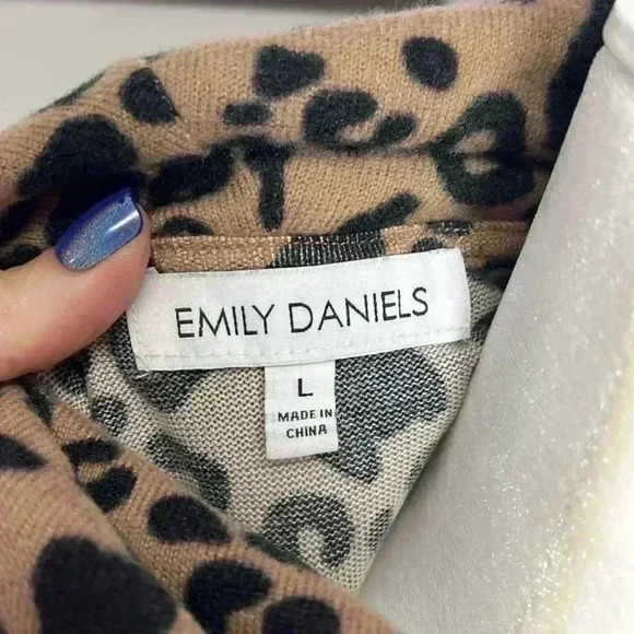 Emily Daniels Leopard Print Cowl Neck Sweater Size Large Tan & Black - Picture 5 of 8